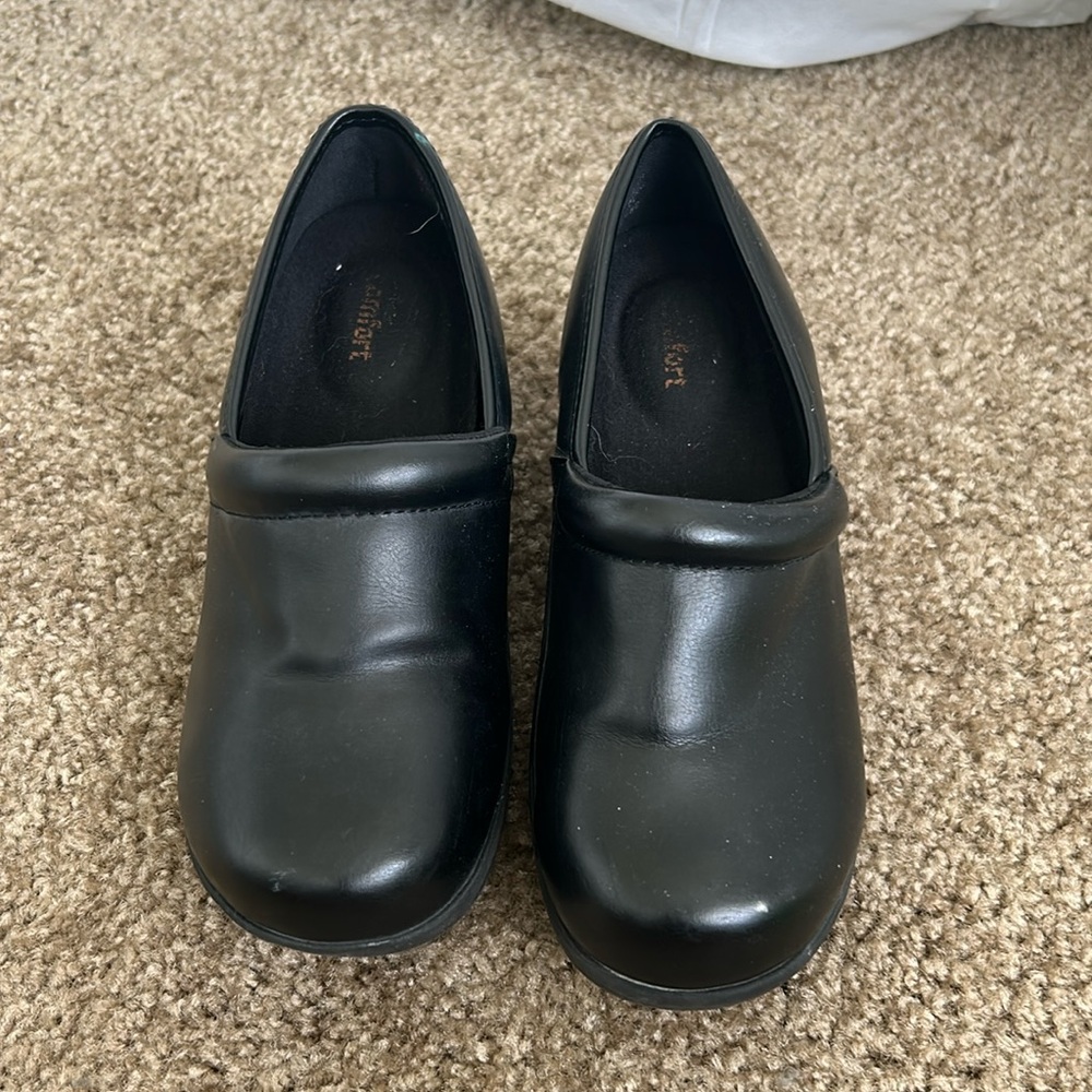 Nursing comfort shoes women’s size 5.5